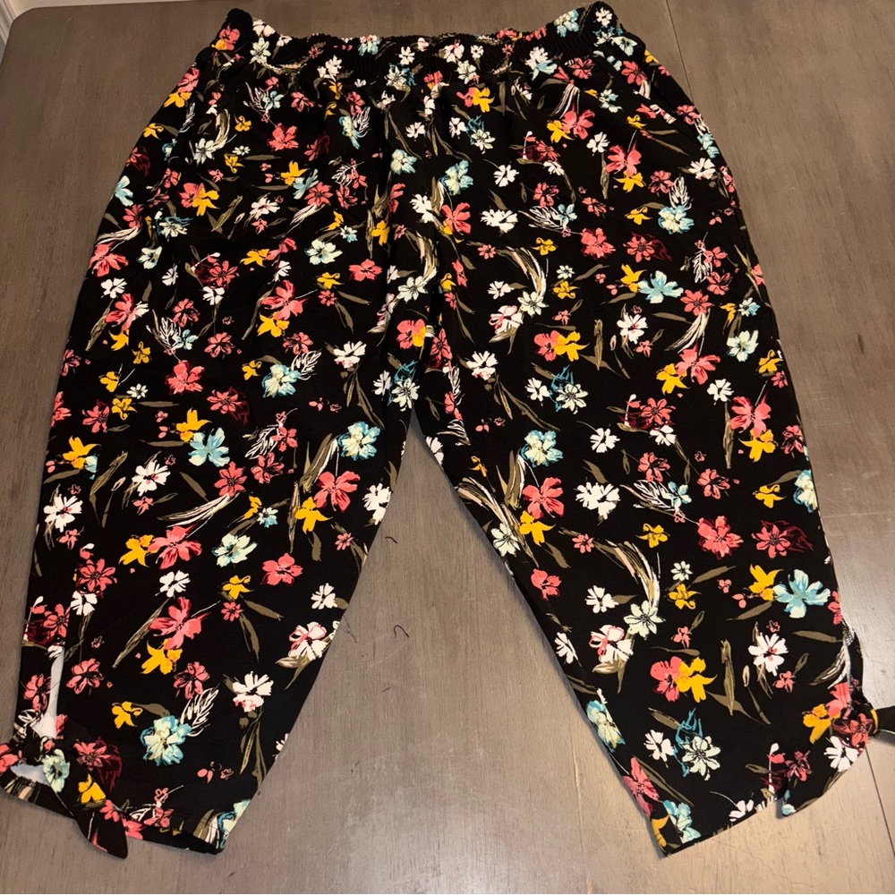 NWT Lane Bryant Crop Pants Womens 18/20 Floral Print Tie Hem Pull On